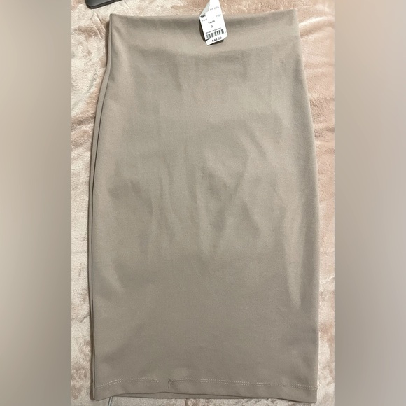 NWT Taupe pencil skirt - Picture 1 of 3